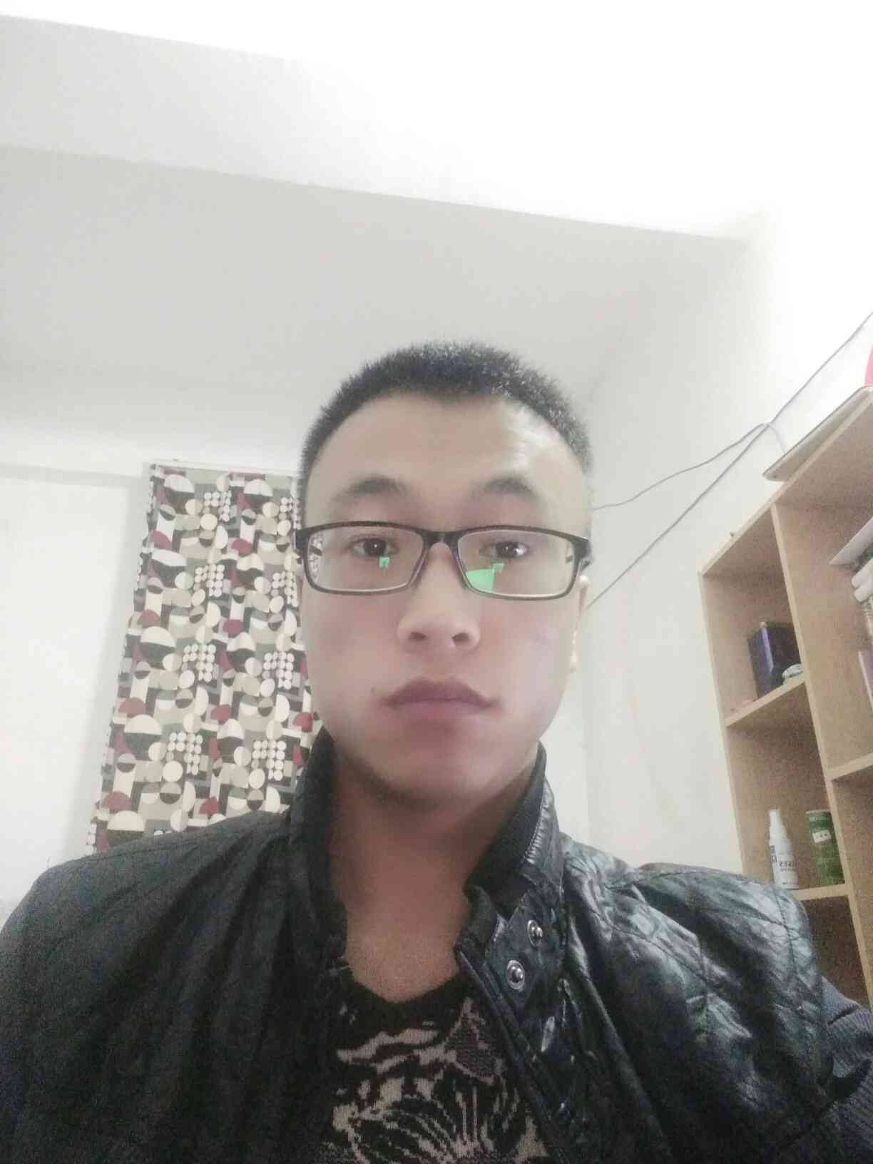 你好,我在深圳这边的央企工作,打卡工资只有3