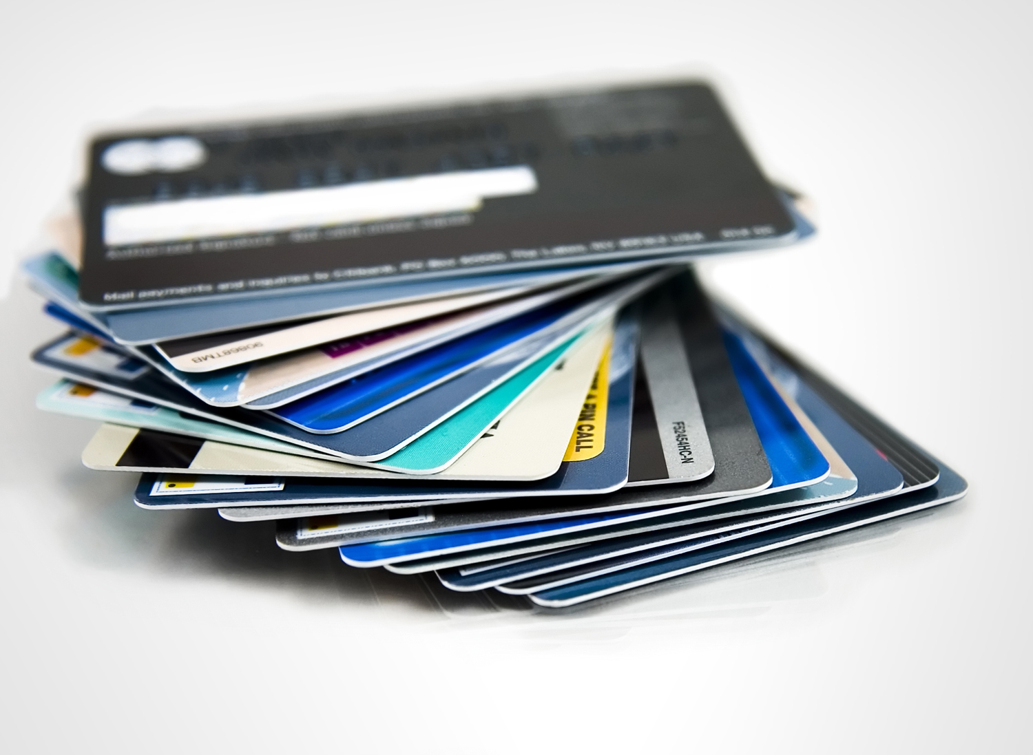 信用卡逾期了,还款后能立即注销吗?_信用卡攻