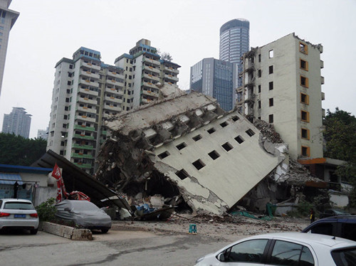 楼房垮塌事件频发 如何规避住风险?_楼市动