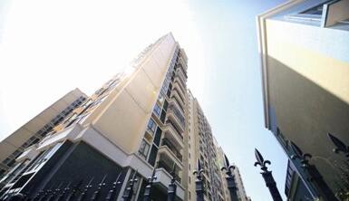 人均收入何时追上高房价 深圳房价收入比最离