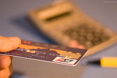 银行卡收入支出查询|银行卡手续费收入增 移动支付抢占市场