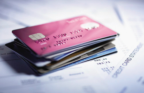 【信用卡欠款五六年没处理】信用卡欠款399元，7年滚成3万多元告银行