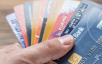 最新：13家银行信用卡快速提额的方法！实战经验！                编辑：Peter 来源：江哥玩卡 日期：2017-11-29