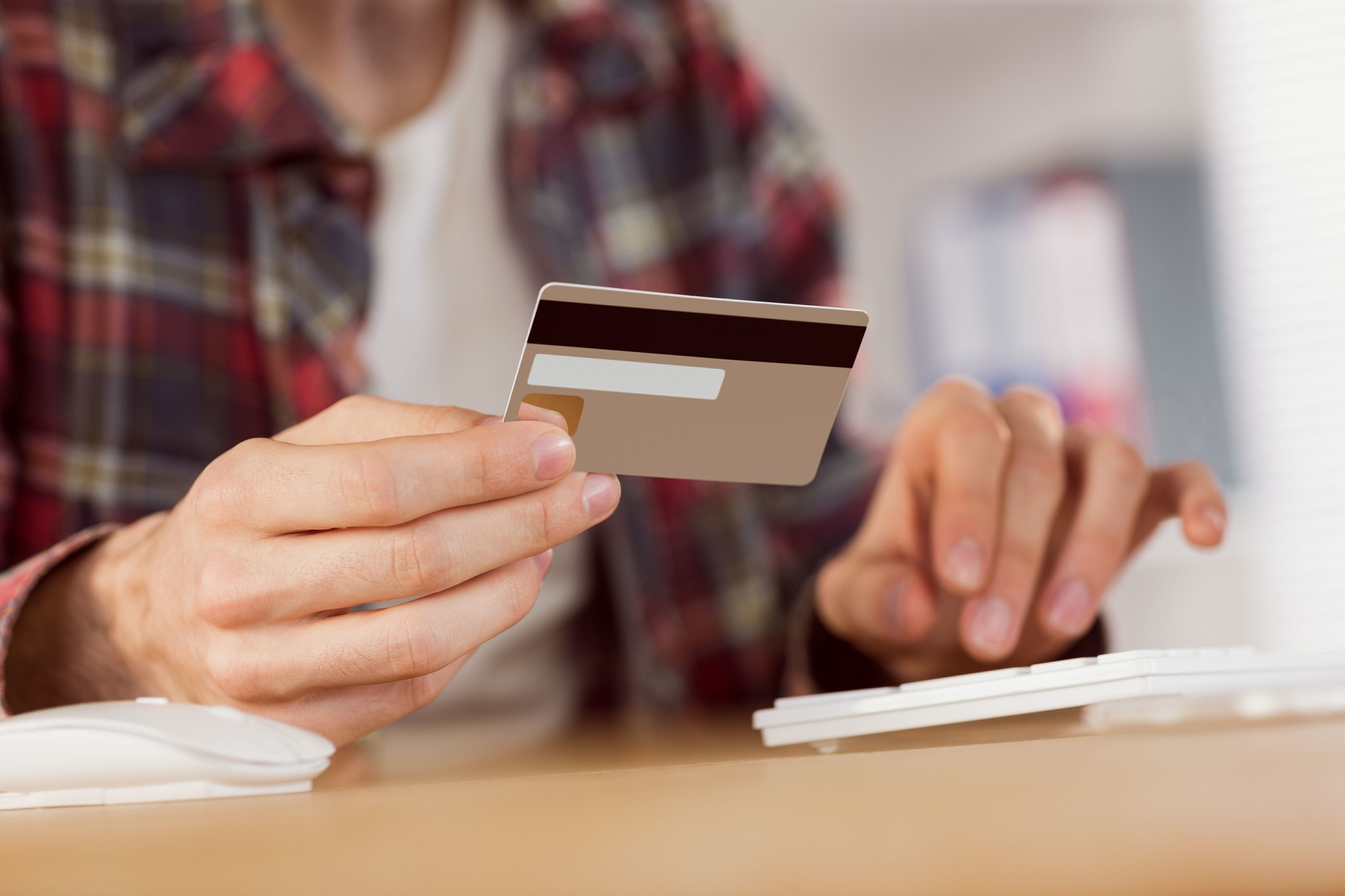 信用卡的临时额度，到底要不要使用？                编辑：午马识财 来源：午马识财 日期：2019-08-30